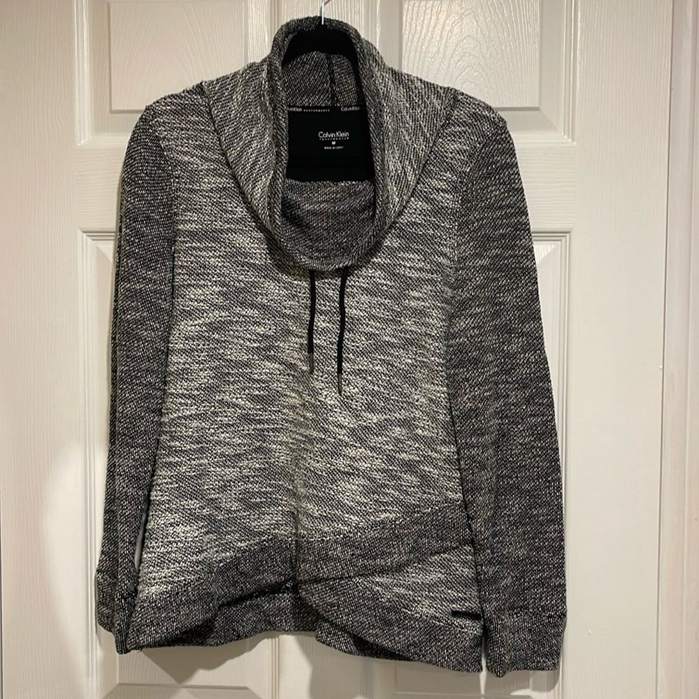 Calvin Klein Performance top. Blend of grey, white and black. Size medium.
